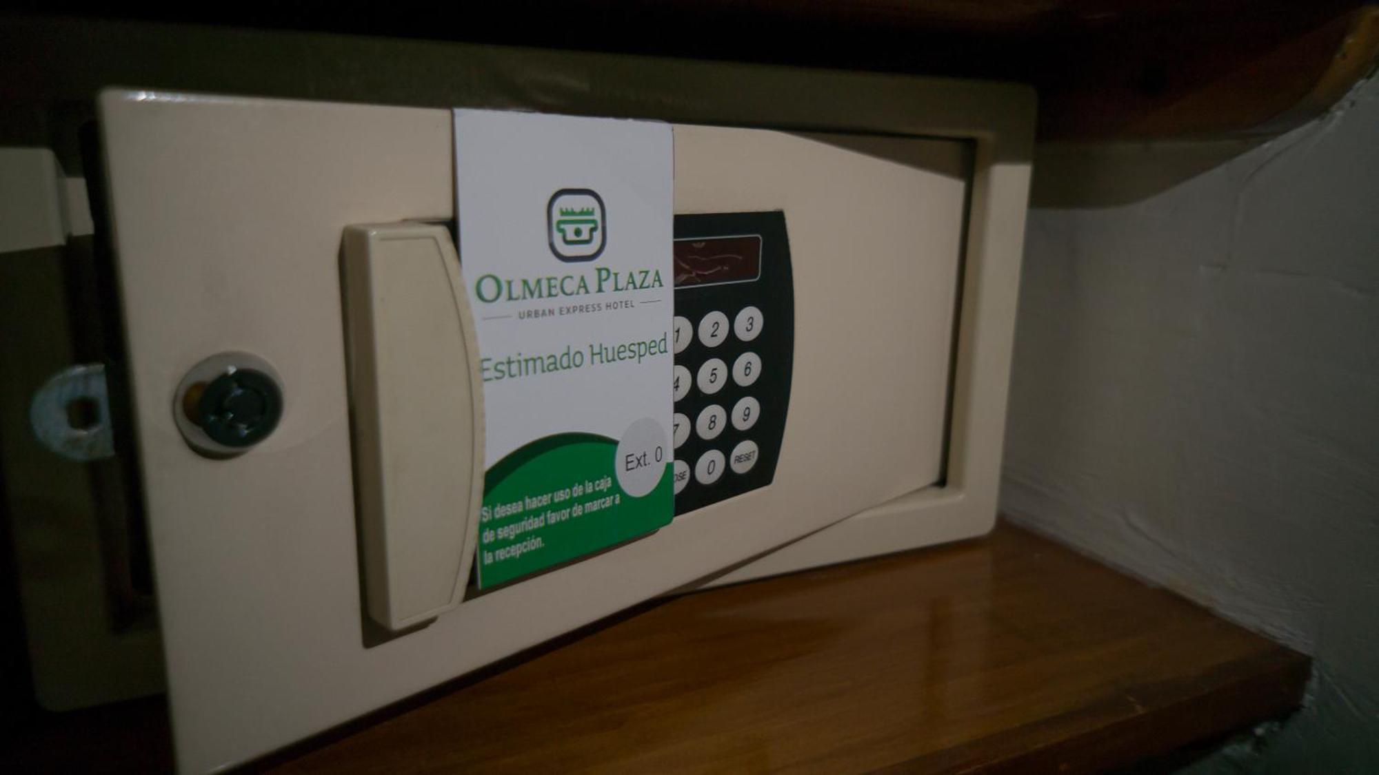 Olmeca Plaza Urban Express Hotel Виляермоса Екстериор снимка